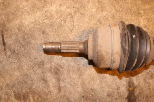 ARBRE DE TRANSMISSION AVANT DROIT - Vue 2